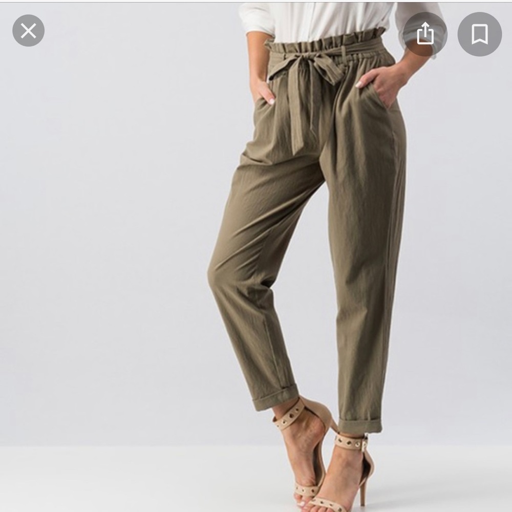Olive green waist tie trousers.